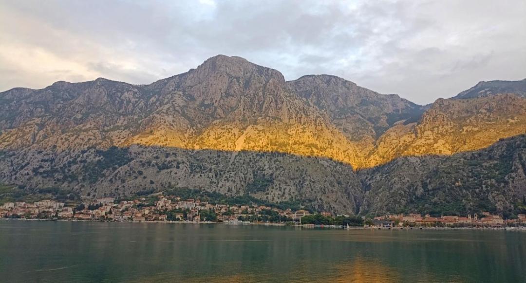 Apartment Kotor Eksteriør billede